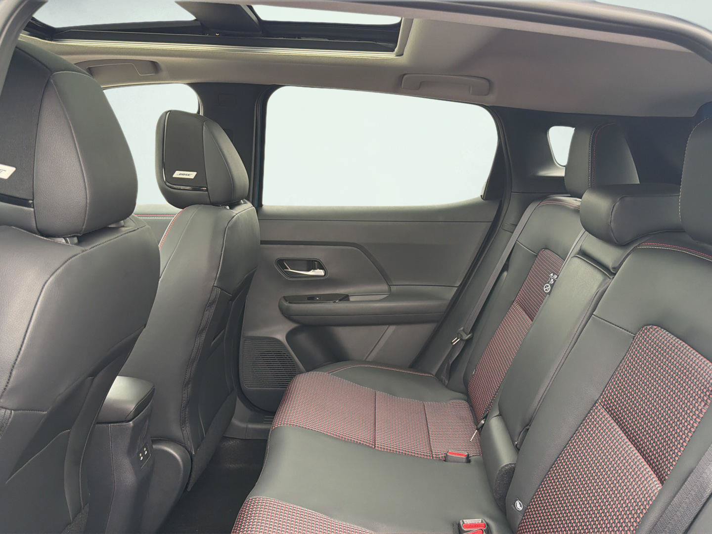 New 2027 Nissan Kicks SR AWD/4WD image 32
