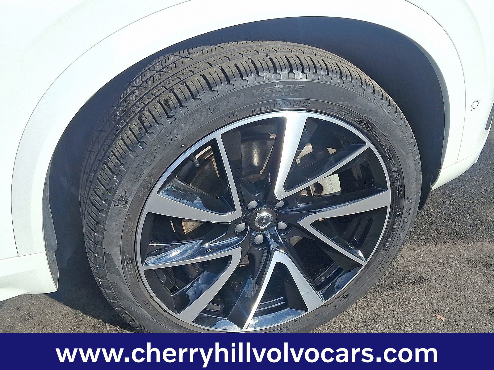 Certified 2023 Volvo XC90 B5 Plus w/ Protection Package Premier image 9