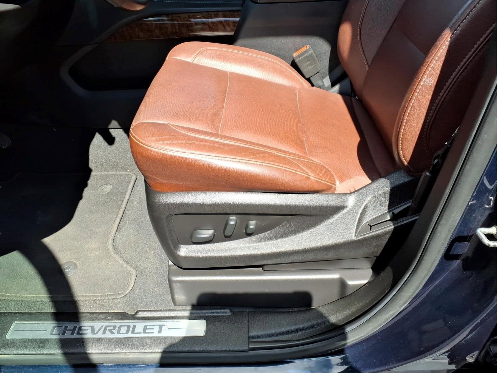 Used 2019 Chevrolet Suburban Premier w/ Premier Plus Edition image 11