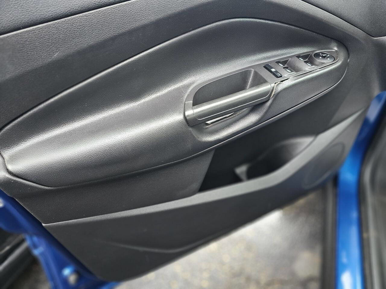 Used 2018 Ford Escape S image 15