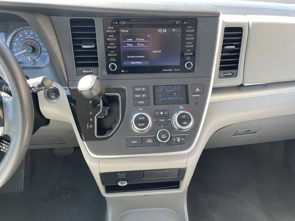 Used 2020 Toyota Sienna LE w/ LE Preferred Package FWD image 18