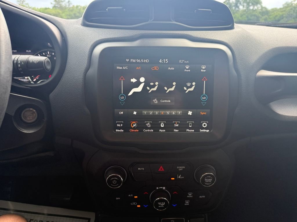 Used 2023 Jeep Renegade Trailhawk w/ Trailhawk Elite Group AWD/4WD image 24