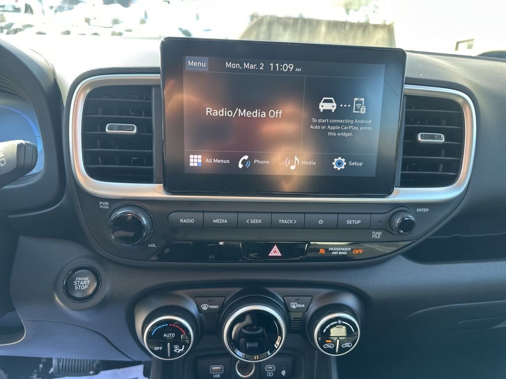 Used 2026 Hyundai Venue SEL image 16