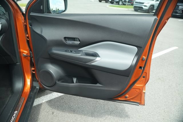 Used 2021 Nissan Kicks SR w/ SR Premium Package FWD image 21