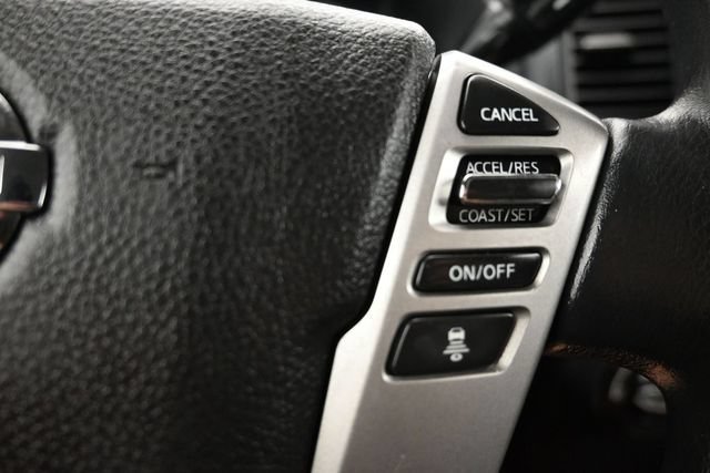 Used 2022 Nissan Titan SV AWD/4WD image 24