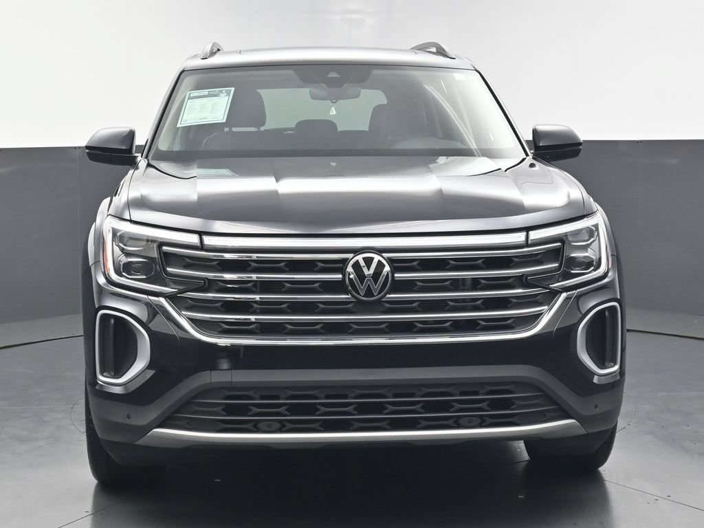 Used 2024 Volkswagen Atlas SE w/ Panoramic Sunroof Package FWD image 7