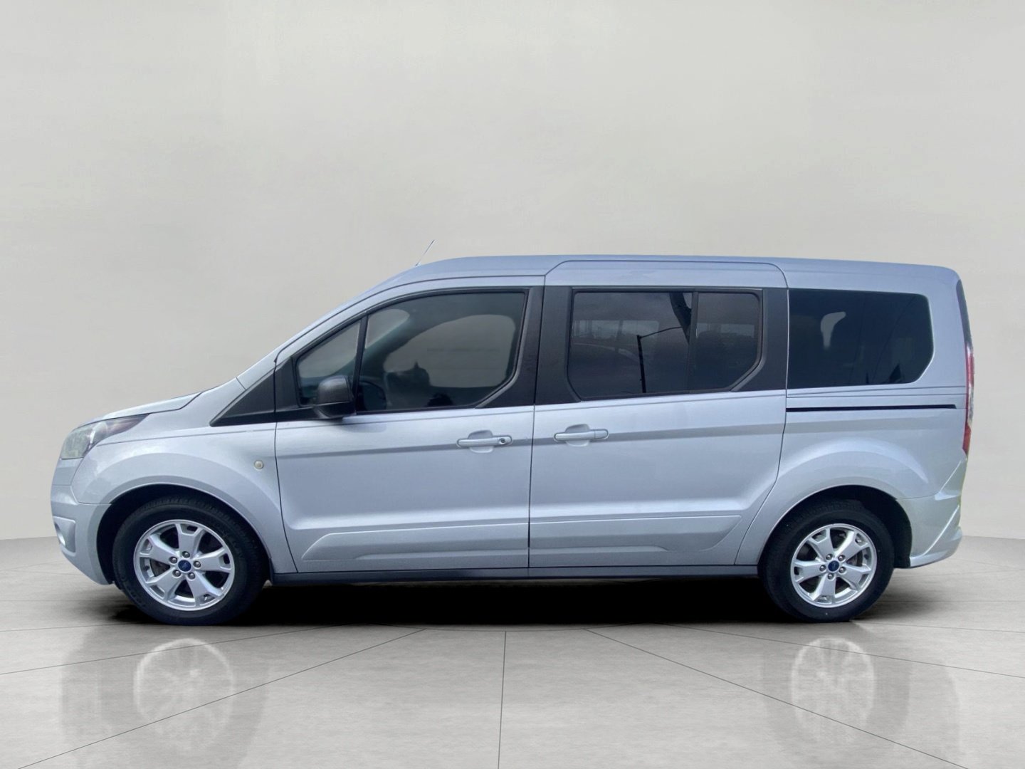 Used 2015 Ford Transit Connect XLT FWD image 5