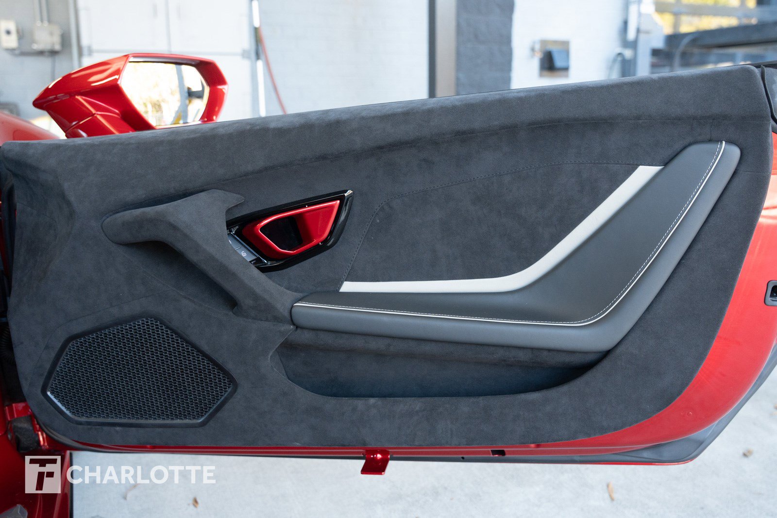 Used 2023 Lamborghini Huracan Tecnica image 32