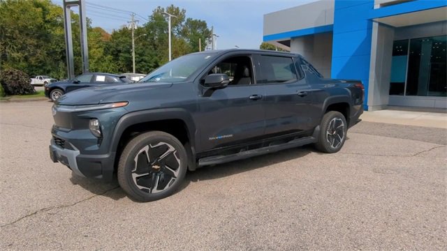 New 2026 Chevrolet Silverado EV LT w/ Premium Package image 4