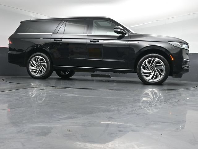 Certified 2025 Lincoln Navigator L Reserve AWD/4WD image 42