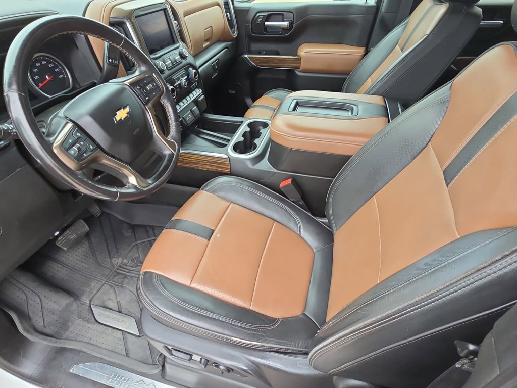 Used 2022 Chevrolet Silverado 1500 High Country w/ Technology Package image 16