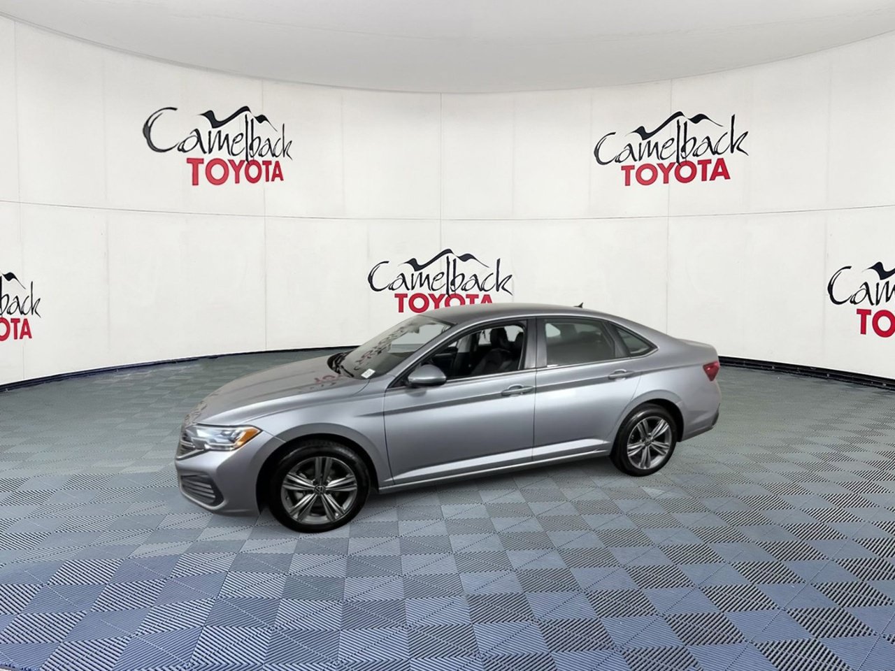 Used 2024 Volkswagen Jetta SE FWD image 7