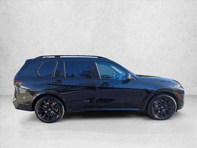 Used 2025 BMW X7 xDrive40i w/ M Sport Package image 4