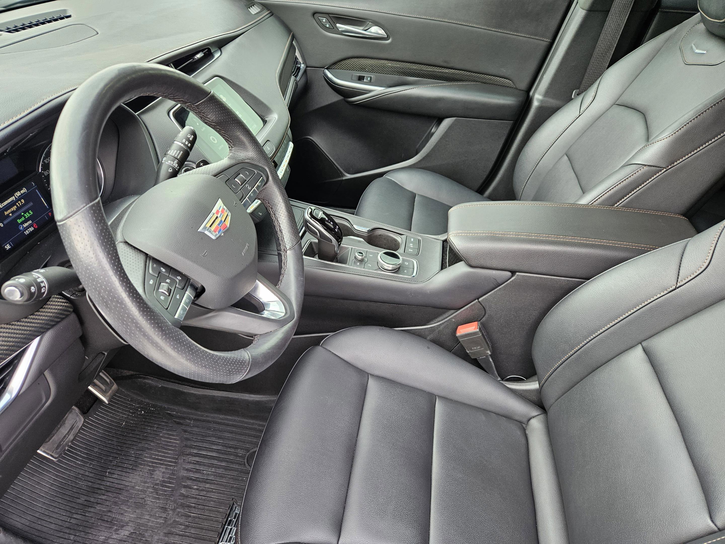 Used 2022 Cadillac XT4 Sport w/ Enhanced Visibility Package FWD image 11