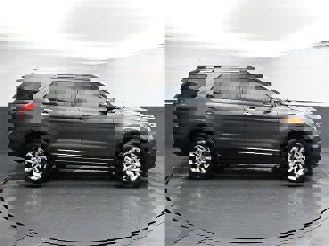 Used 2015 Ford Explorer XLT image 15