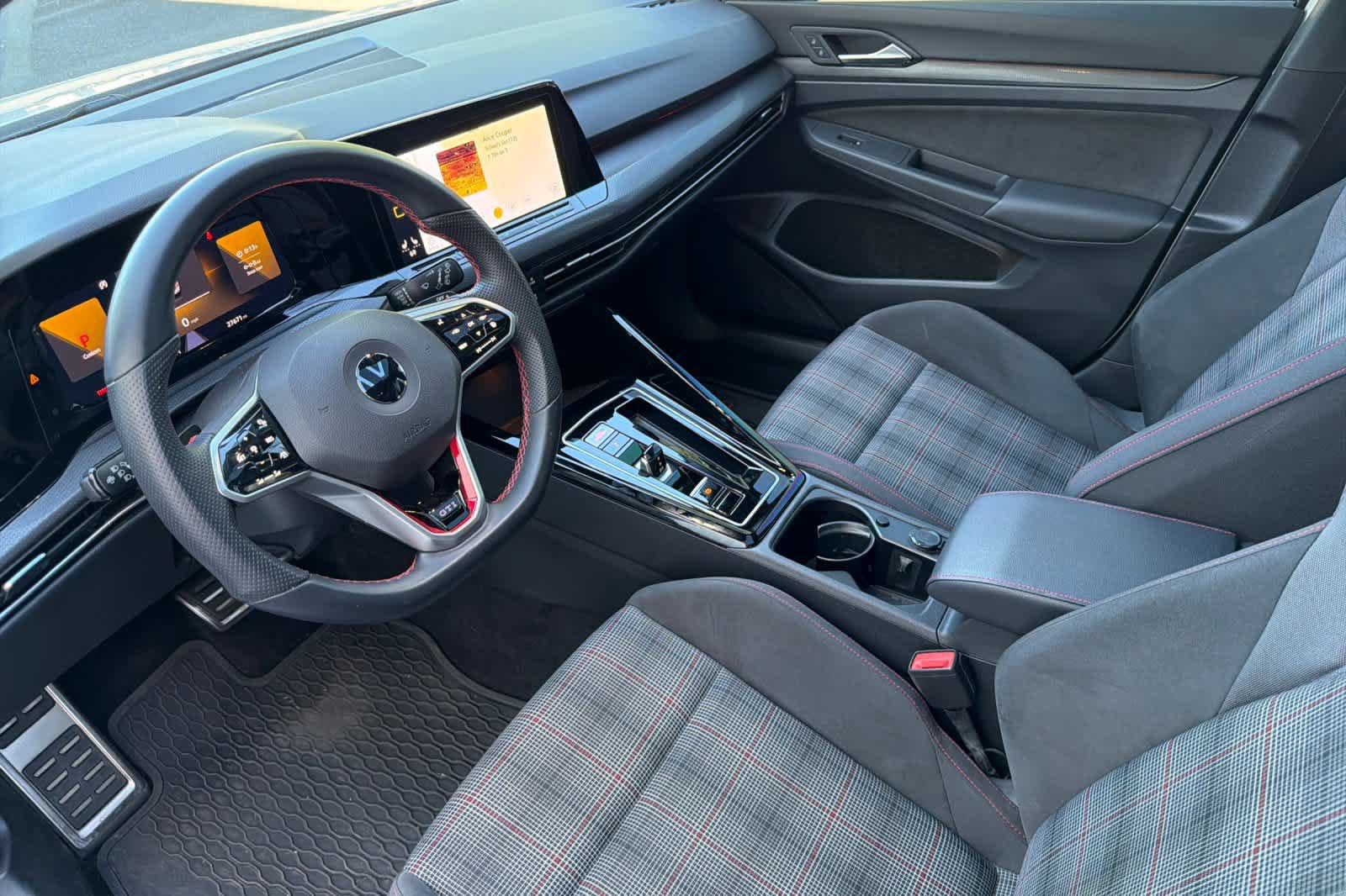 Used 2023 Volkswagen GTI SE FWD image 13