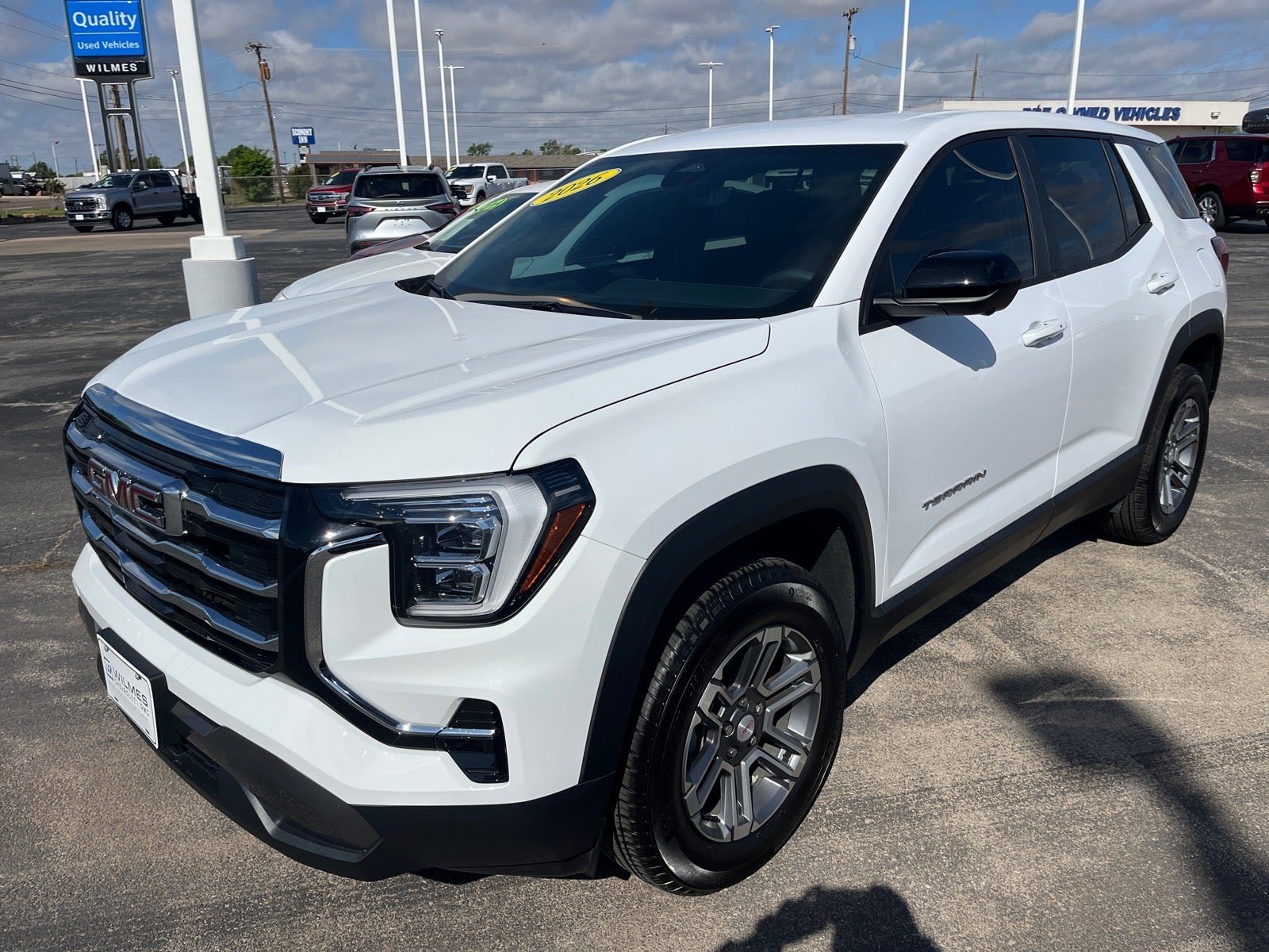 Used 2026 GMC Terrain Elevation w/ Technology Package II FWD image 1