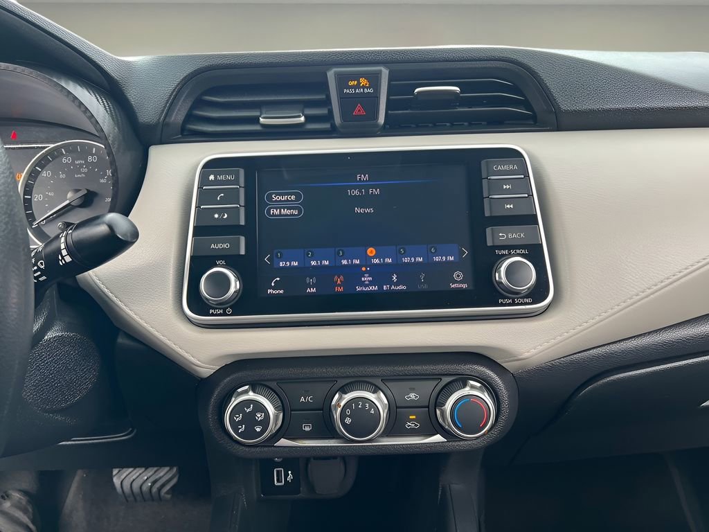 Used 2021 Nissan Versa SV FWD image 14