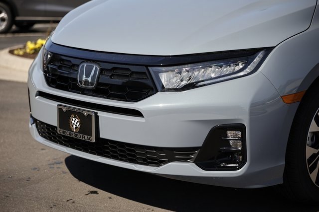 New 2026 Honda Odyssey Elite image 3