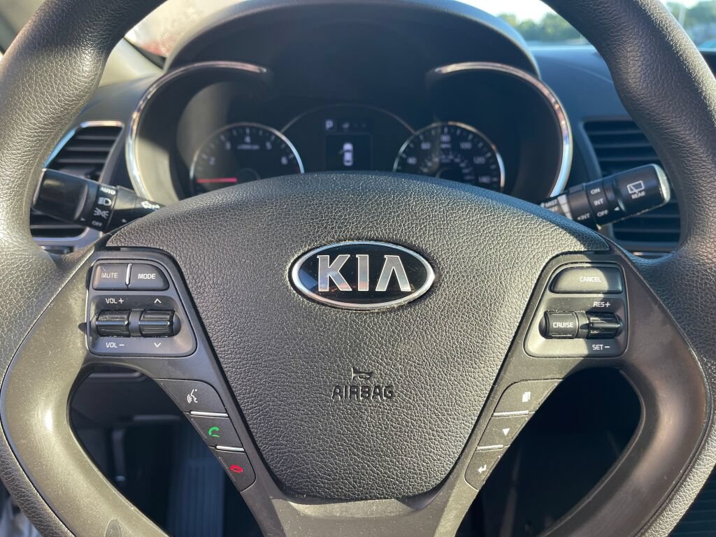 Used 2017 Kia Forte LX w/ Option Group 020 FWD image 14