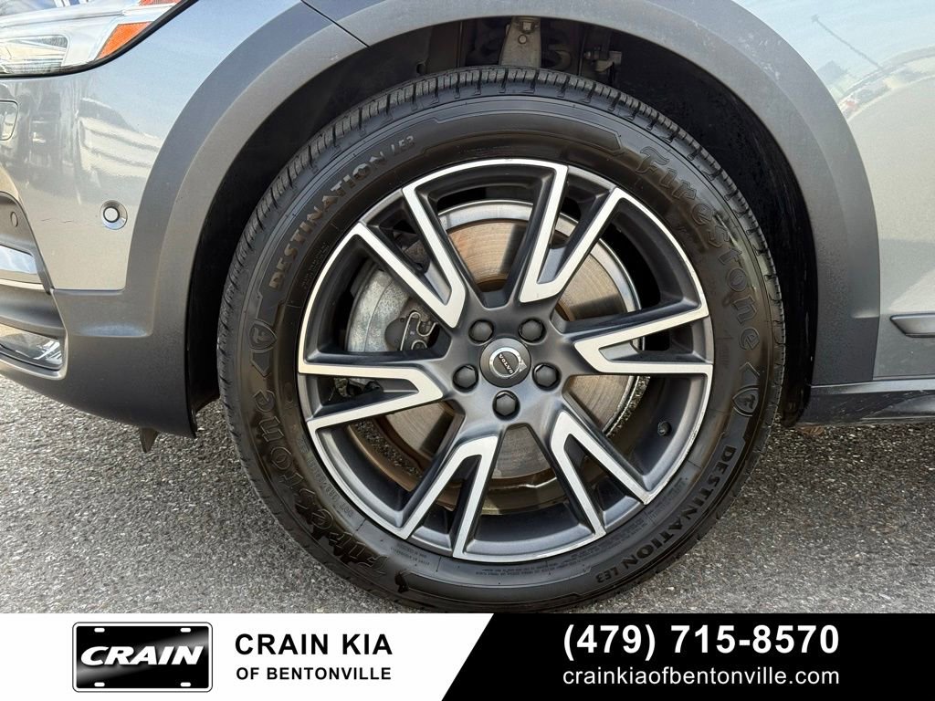 Used 2017 Volvo V90 T6 Cross Country image 34
