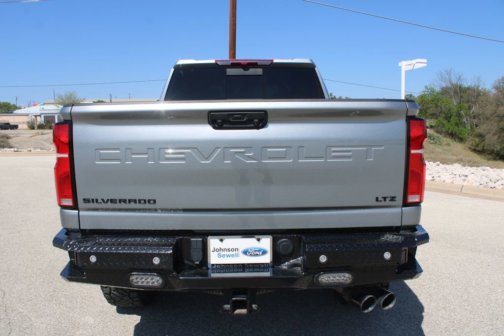 Used 2025 Chevrolet Silverado 2500 LTZ w/ LTZ Convenience Package image 6