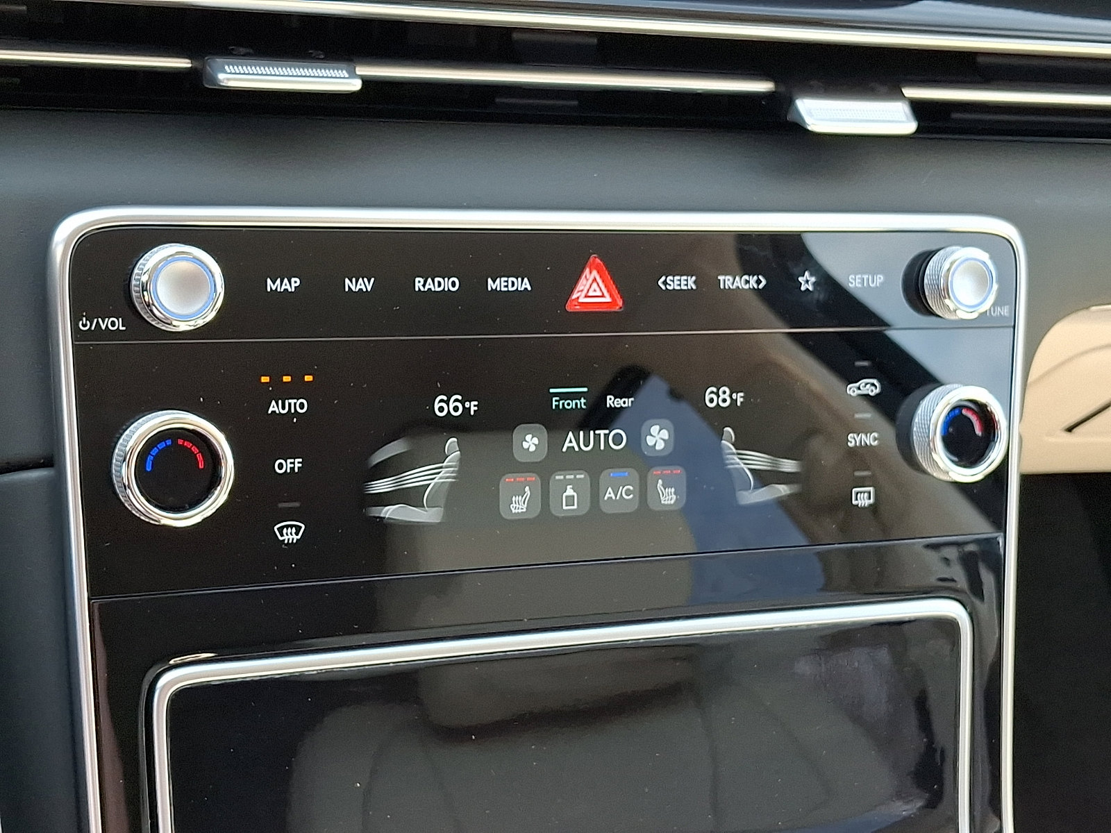 Used 2025 Genesis GV80 2.5T Standard image 15