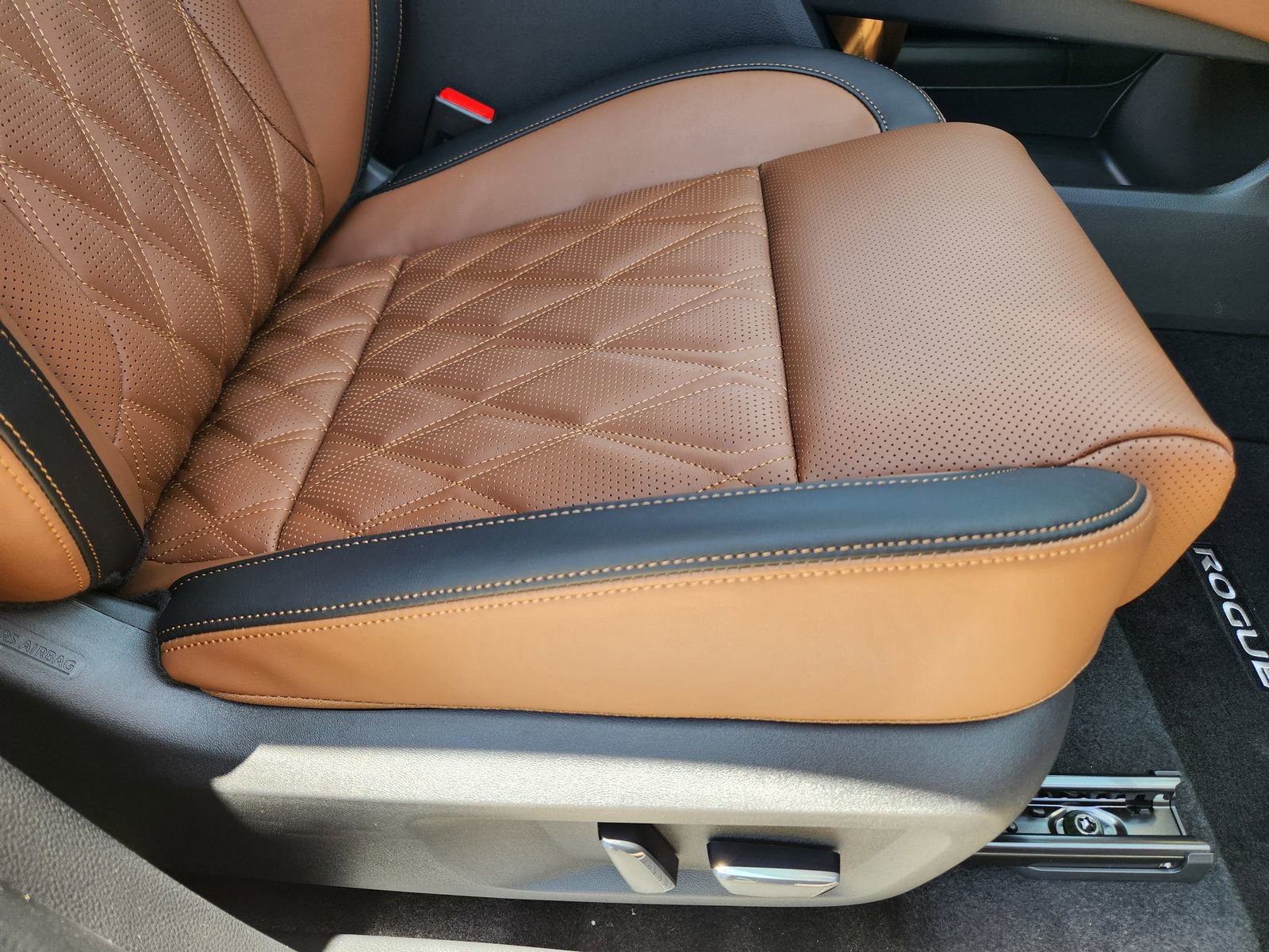 New 2025 Nissan Rogue Platinum w/ Platinum Premium Package image 21