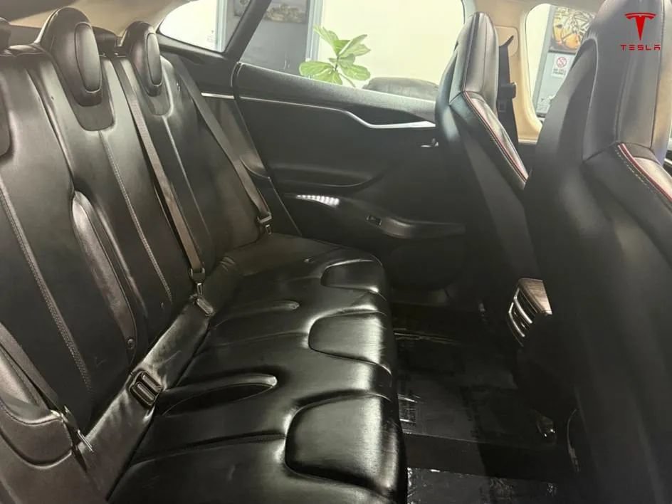 Used 2013 Tesla Model S Performance RWD image 23
