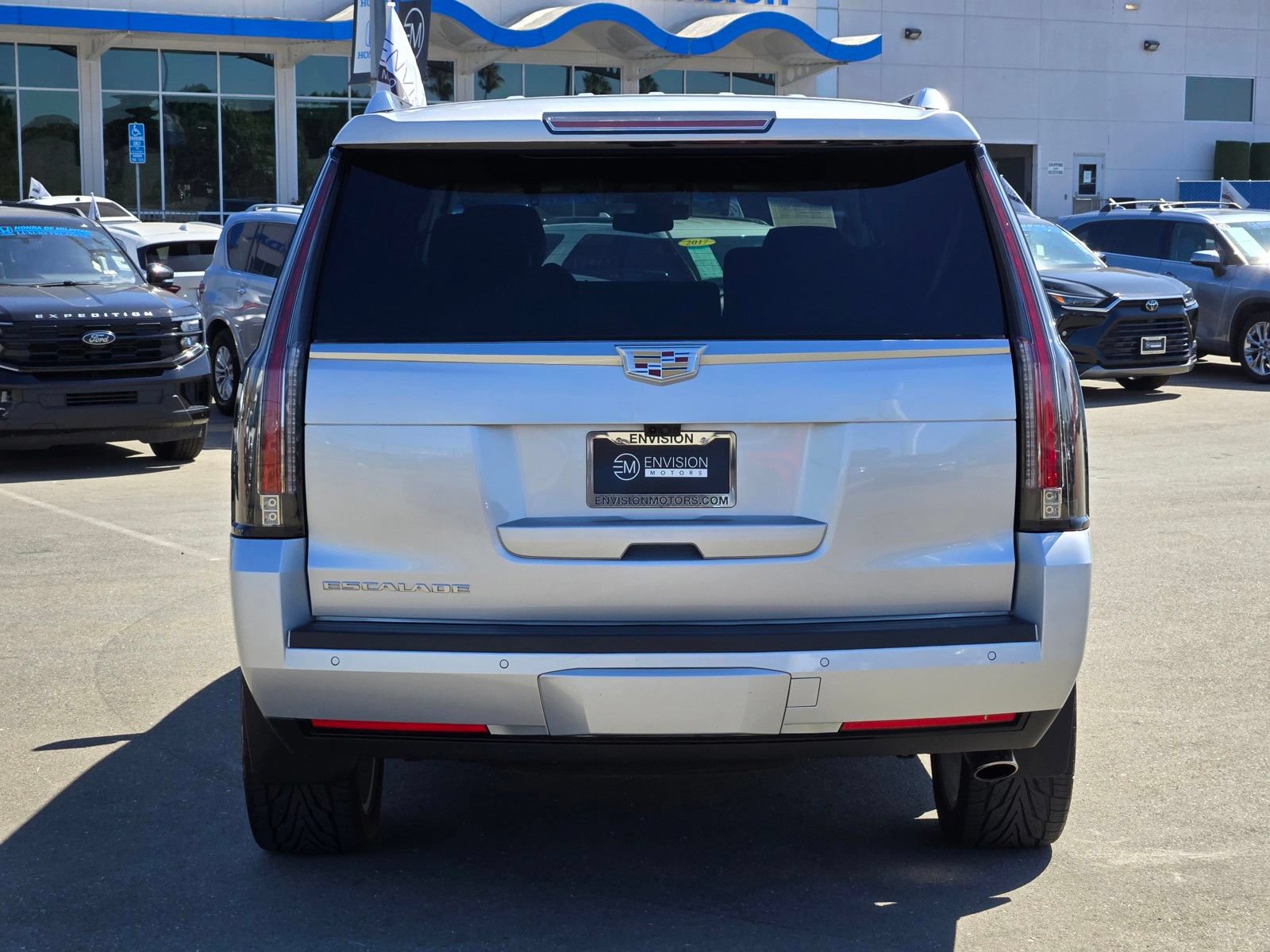 Used 2020 Cadillac Escalade Luxury RWD image 6