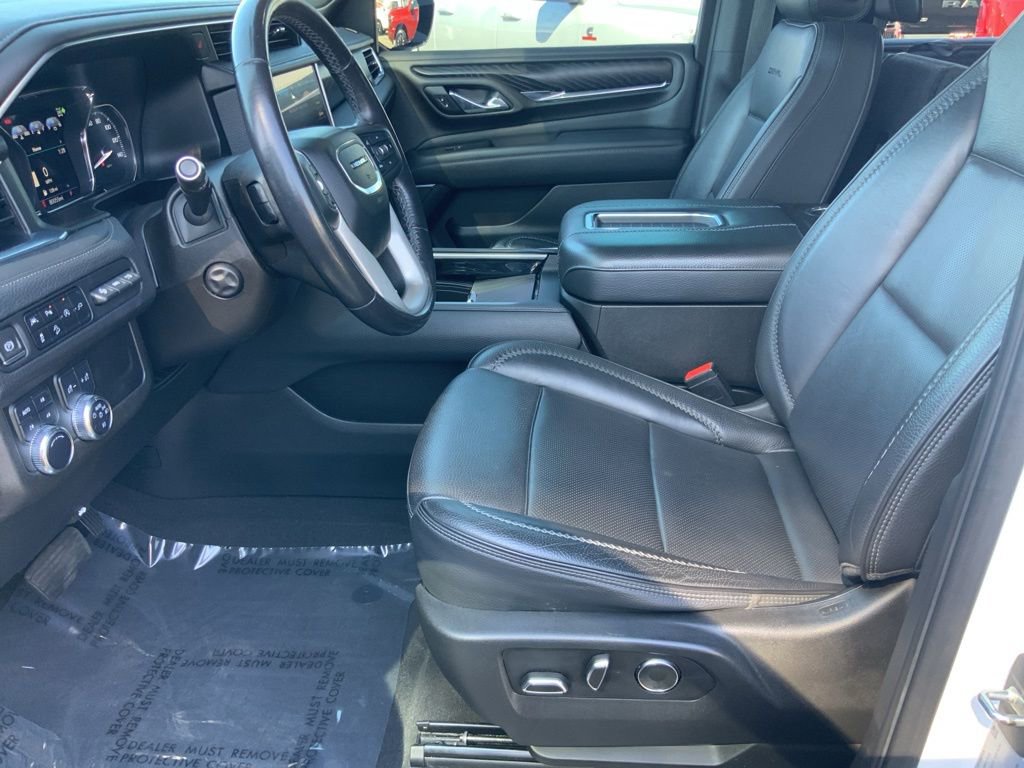 Used 2021 GMC Yukon XL Denali w/ Denali Premium Package image 16