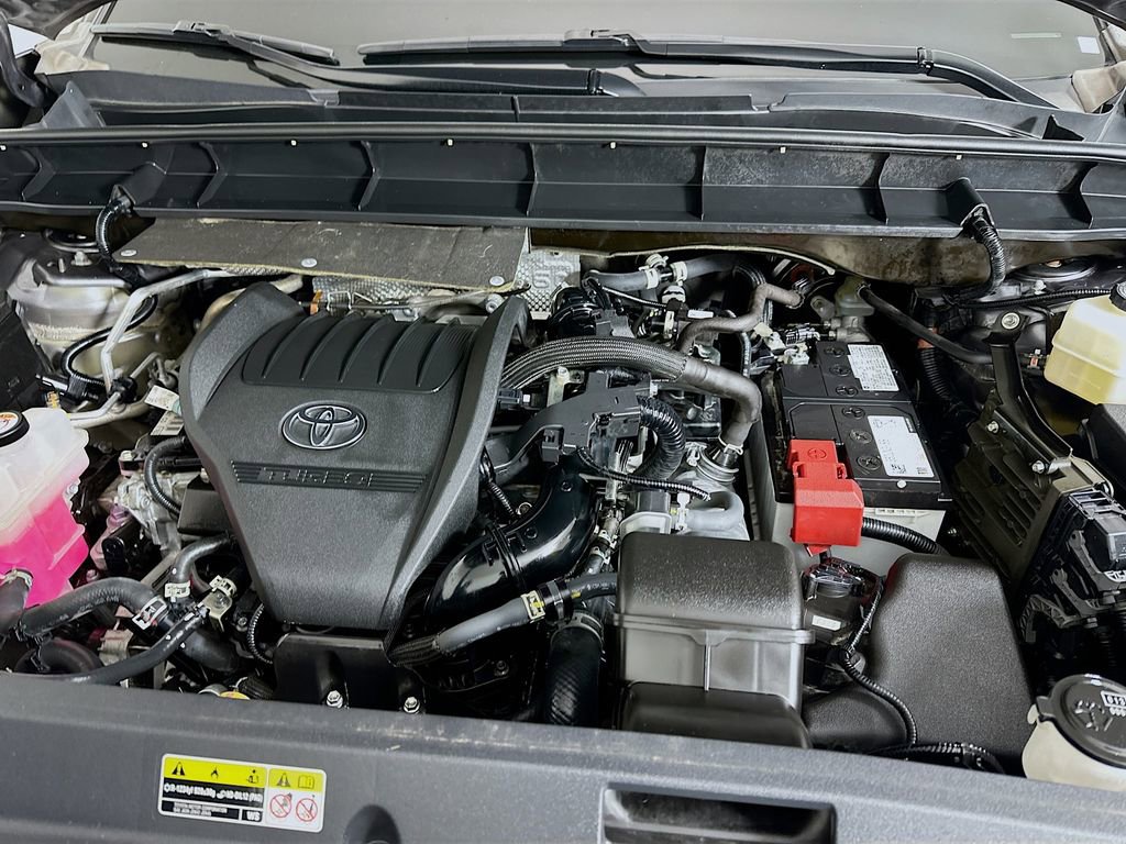 Used 2023 Toyota Highlander LE image 30