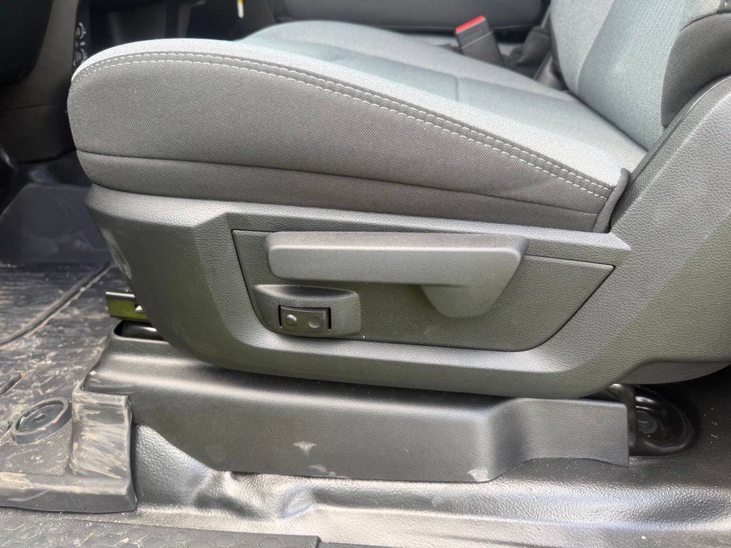 New 2024 RAM 5500 Tradesman w/ Safety Group AWD/4WD image 14