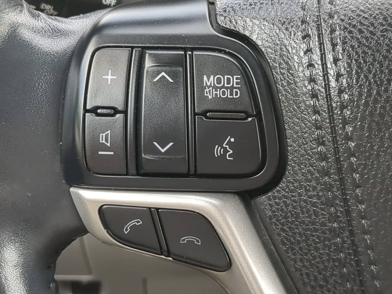 Used 2018 Toyota Highlander Limited Platinum AWD/4WD image 25