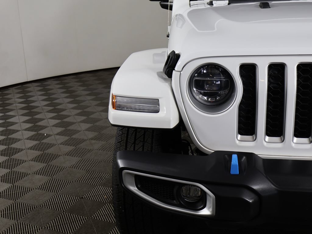Used 2022 Jeep Wrangler Unlimited Sahara w/ Cold Weather Group AWD/4WD image 10