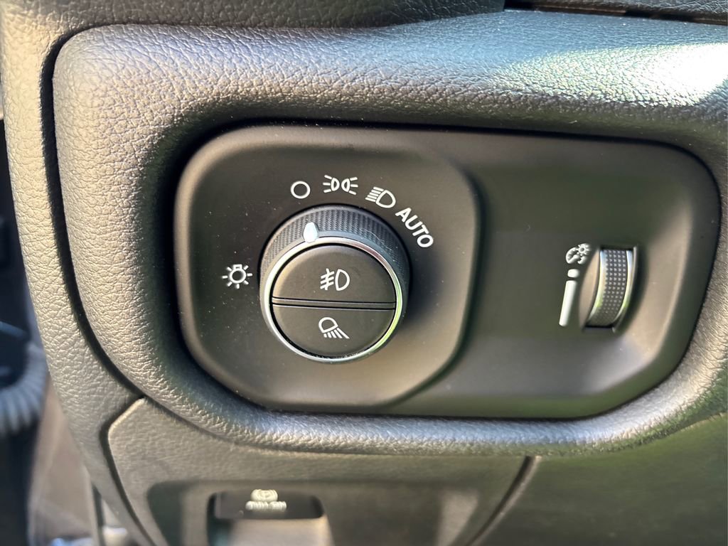 Used 2021 RAM 1500 Big Horn image 25