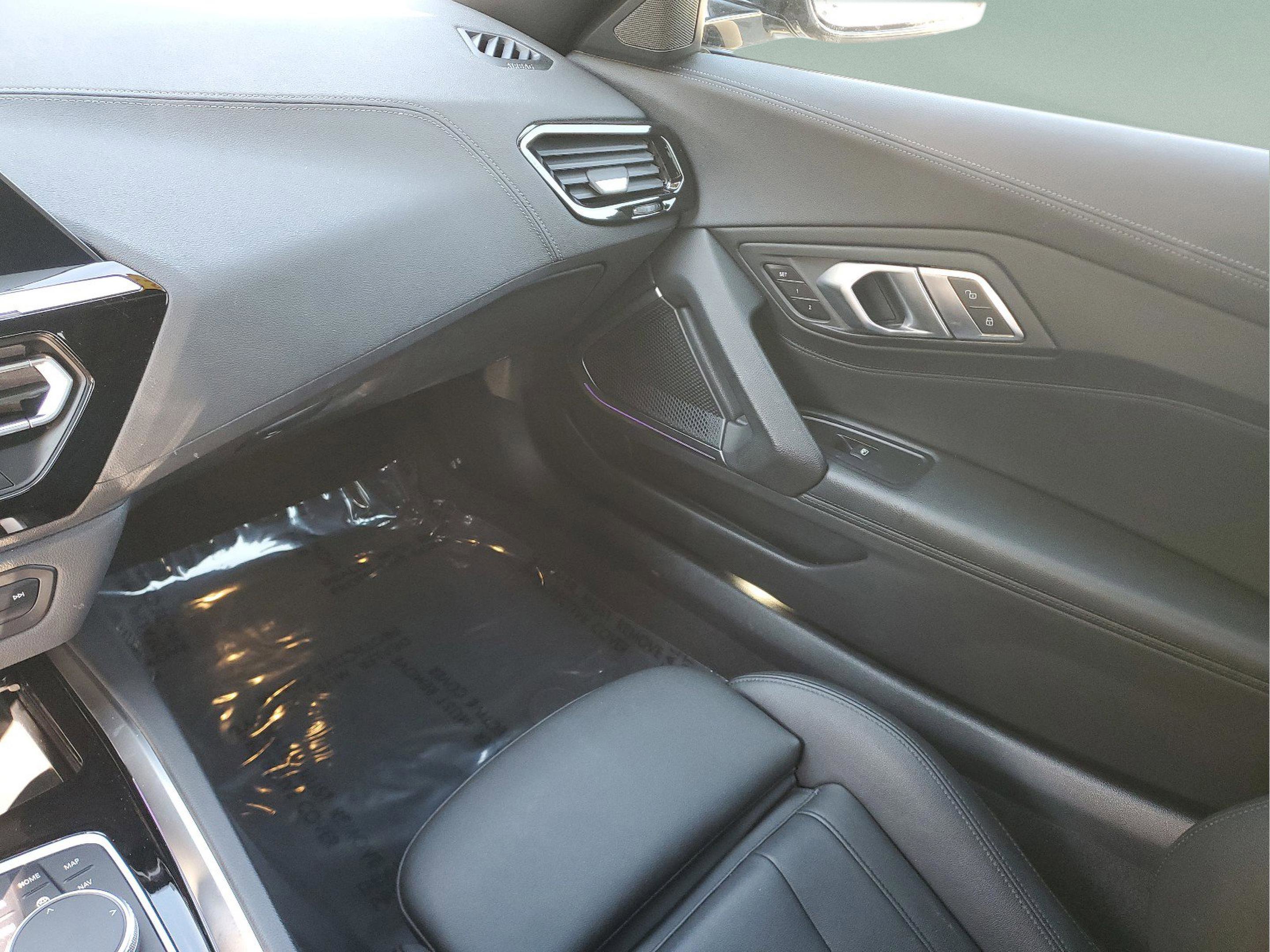 Used 2025 BMW Z4 sDrive30i image 9