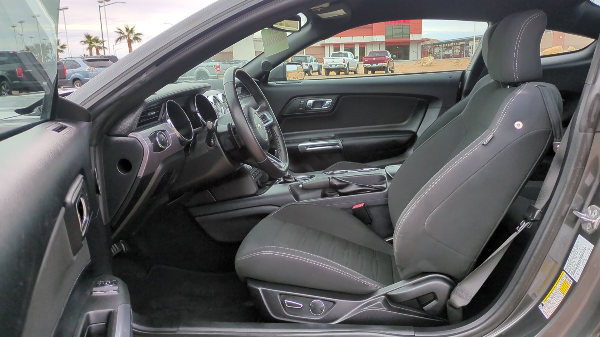 Used 2017 Ford Mustang Coupe image 15