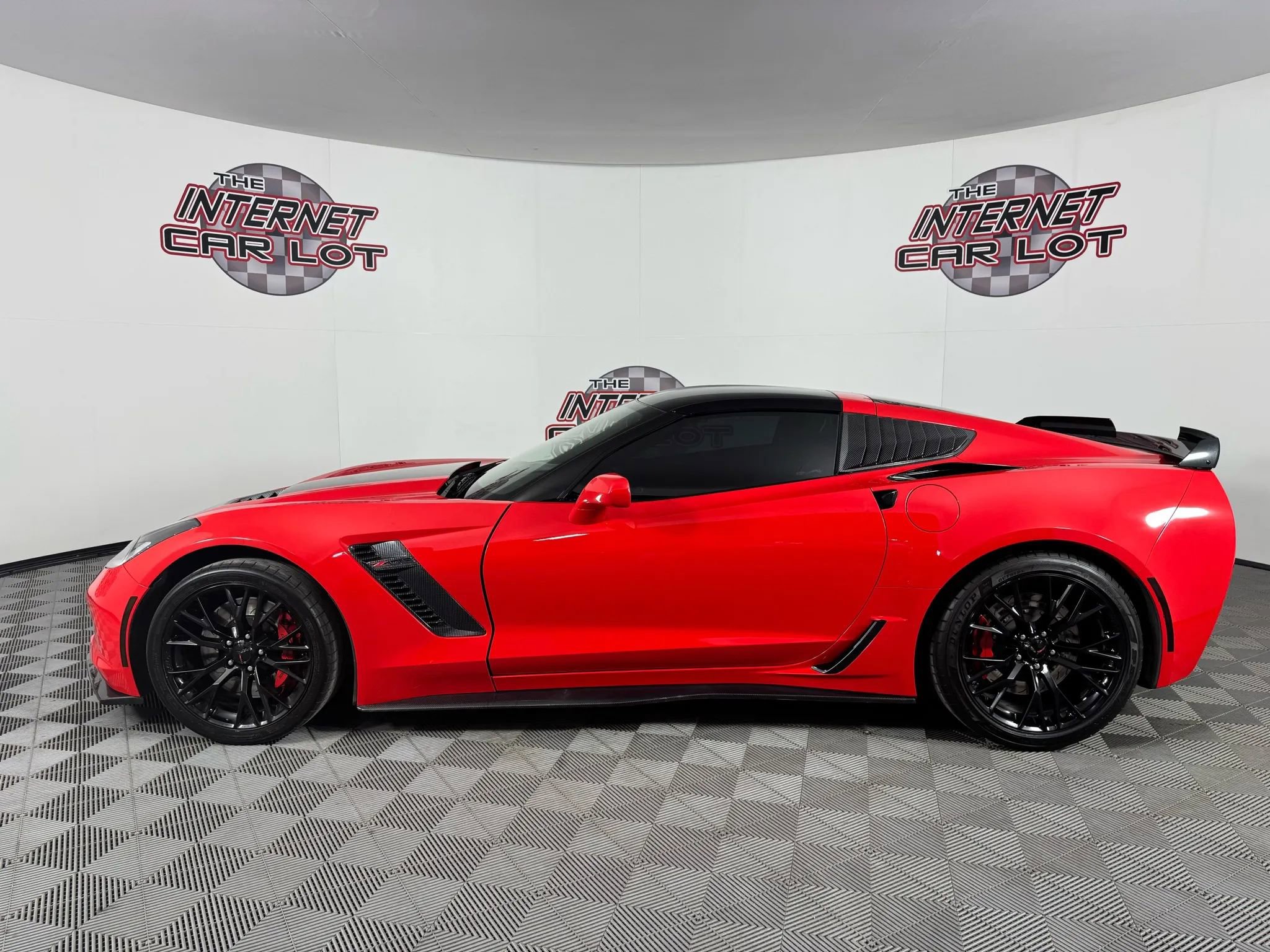 Used 2016 Chevrolet Corvette Z06 w/ 2LZ Preferred Equipment Group image 6