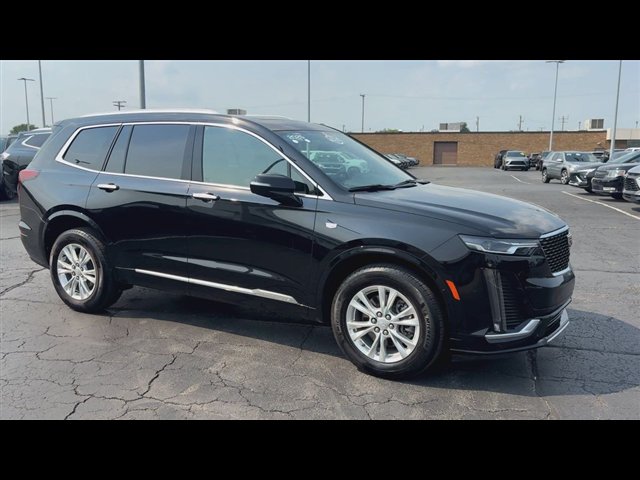 Certified 2025 Cadillac XT6 Luxury AWD/4WD image 2