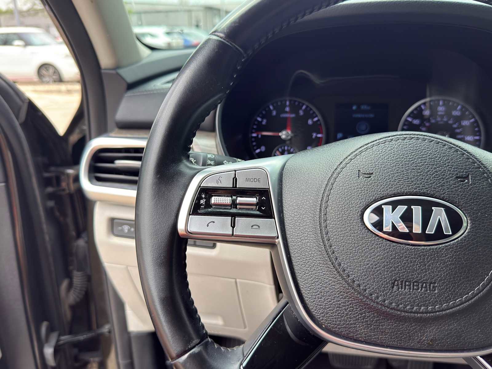 Used 2020 Kia Telluride EX w/ EX Premium Package image 18