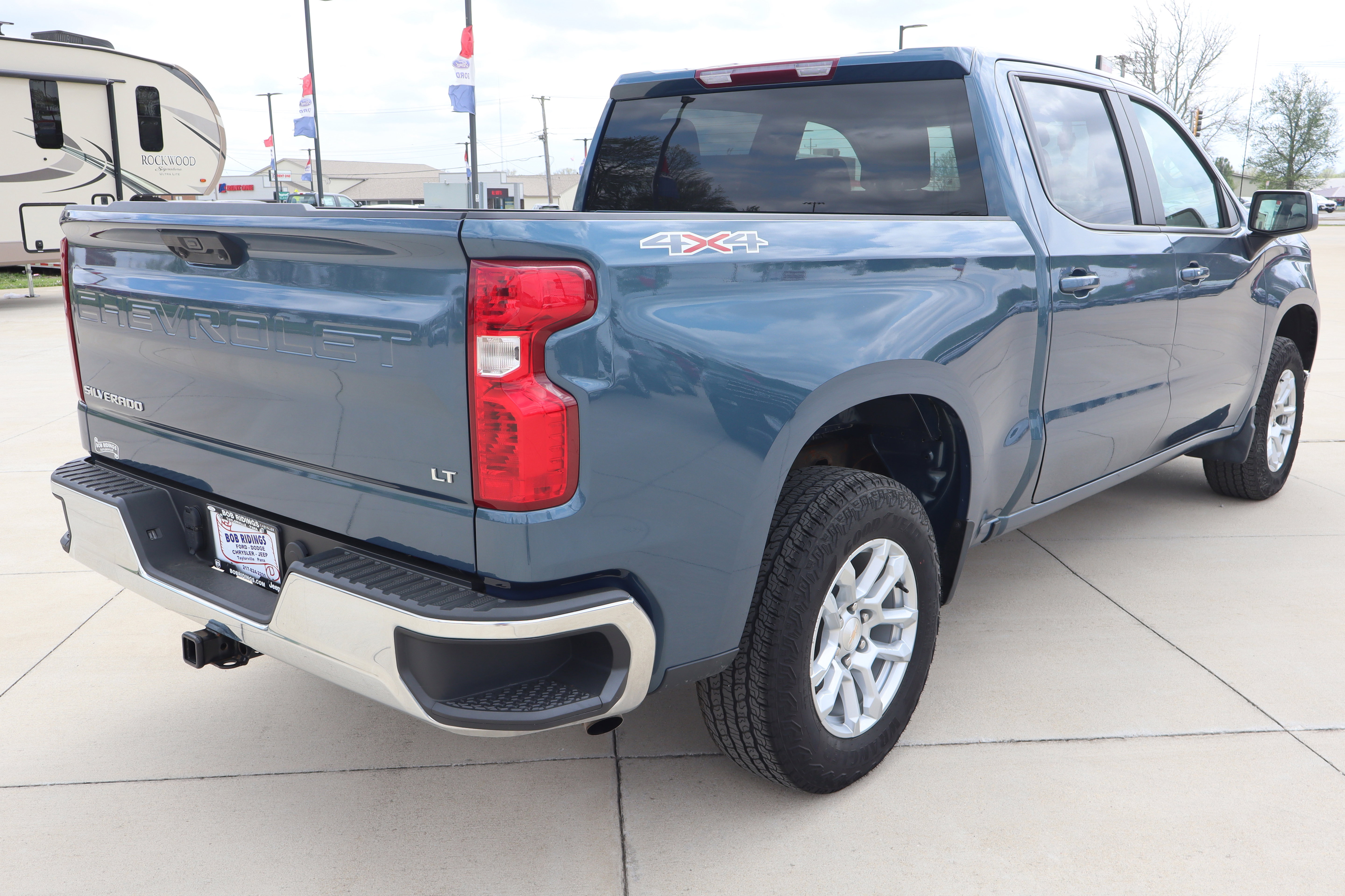 Used 2024 Chevrolet Silverado 1500 LT AWD/4WD image 6