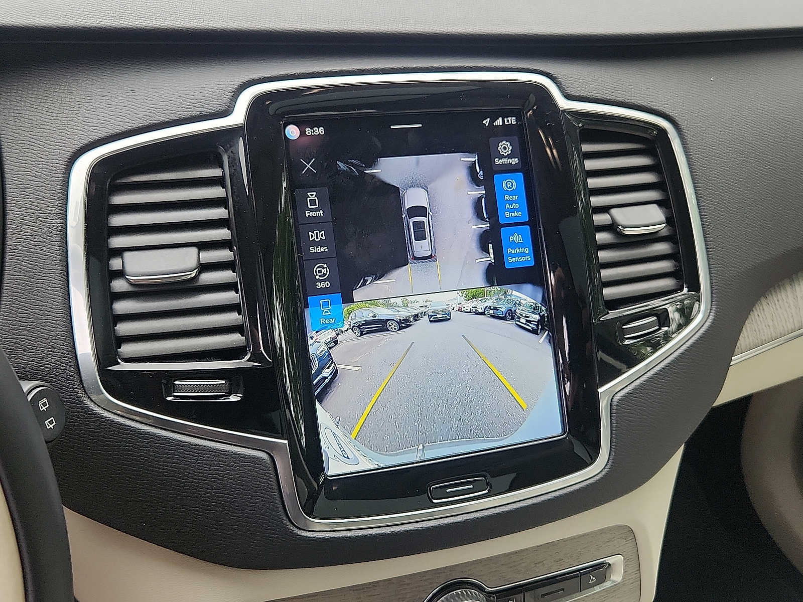 Certified 2025 Volvo XC90 T8 Plus w/ Protection Package AWD/4WD image 16