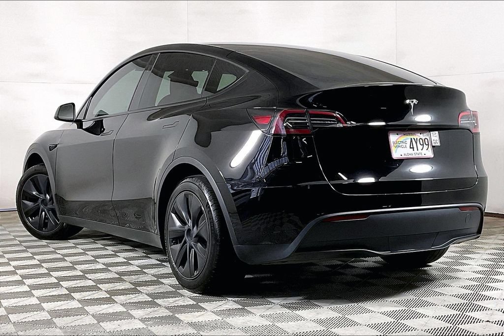 Used 2024 Tesla Model Y 2WD image 12