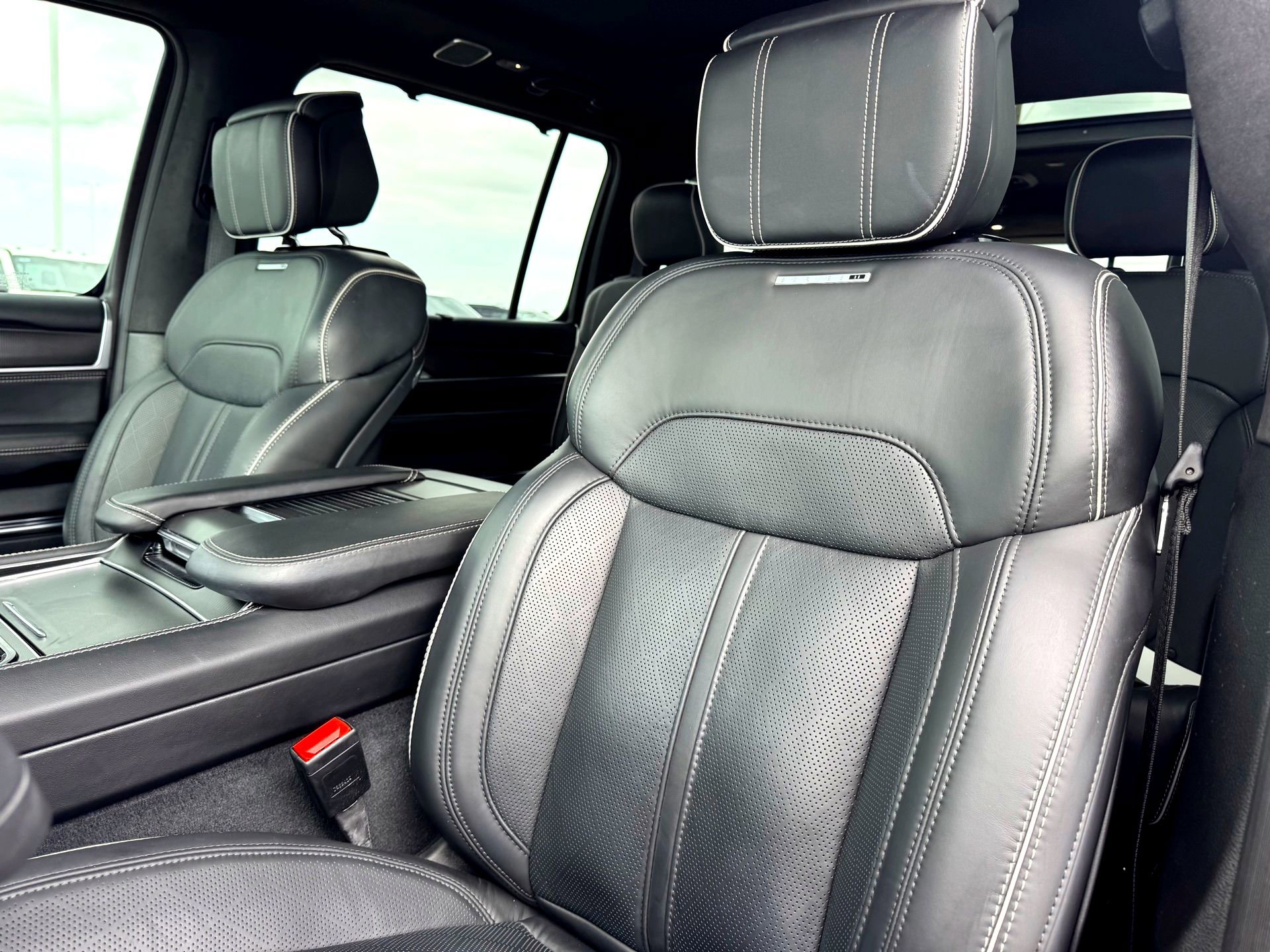 Used 2024 Jeep Grand Wagoneer L Series II w/ Quick Order Packagew 28T image 13