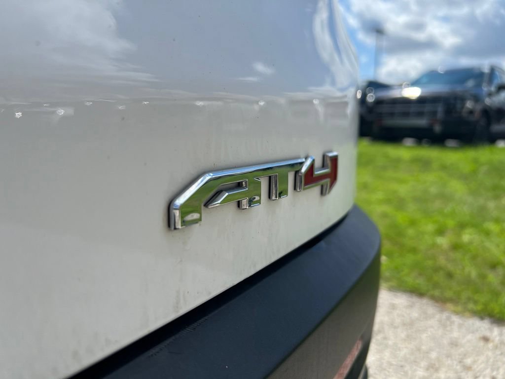 Used 2023 GMC Acadia AT4 w/ Preferred Package AWD/4WD image 13