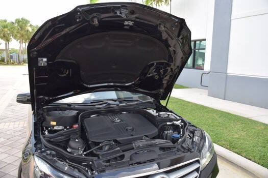 Used 2014 Mercedes-Benz E 250 BlueTEC Sedan image 88