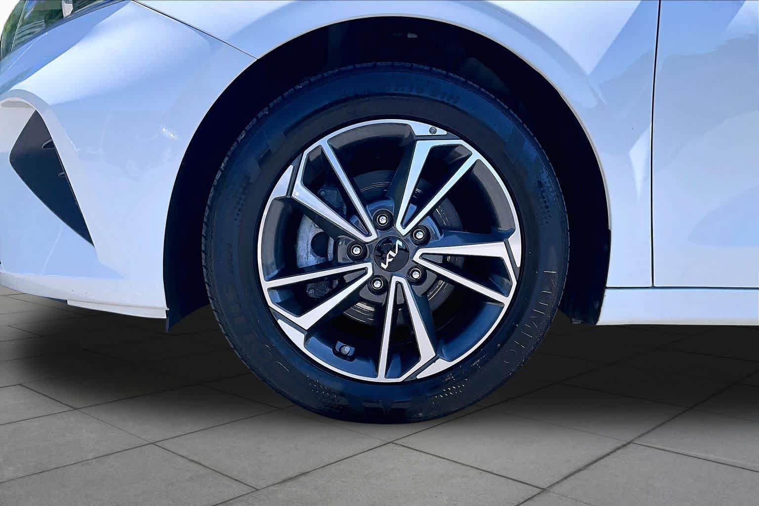 Used 2023 Kia Forte LXS FWD image 11