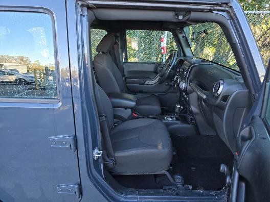 Used 2017 Jeep Wrangler Unlimited Sport w/ Connectivity Group image 3