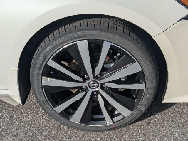 Used 2021 Nissan Altima 2.5 SR w/ SR Premium Package FWD image 11